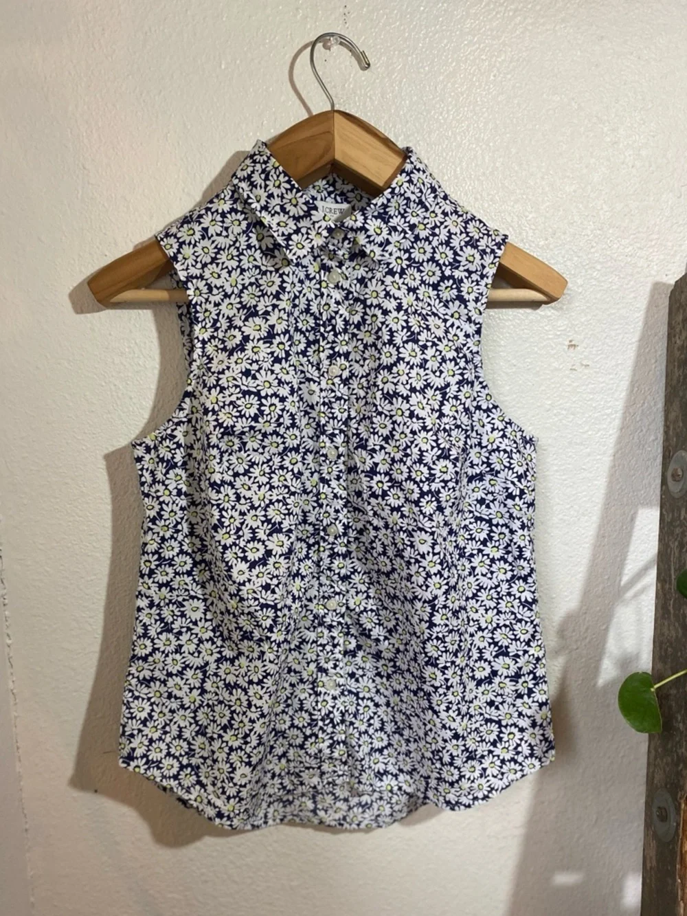 J. Crew Women's Sleeveless Daisy Cotton Poplin Shirt Antique Navy Size Medium